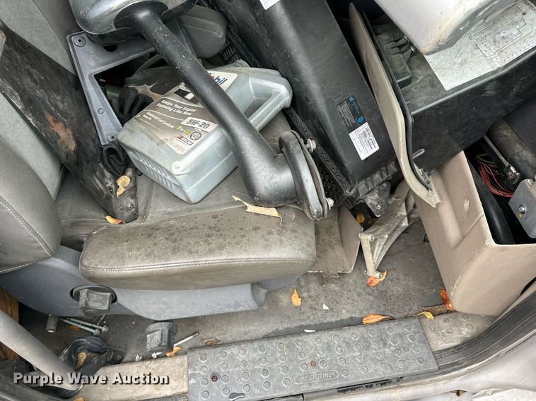 image for item EH7174 Freightliner Cascadia semi truck cab