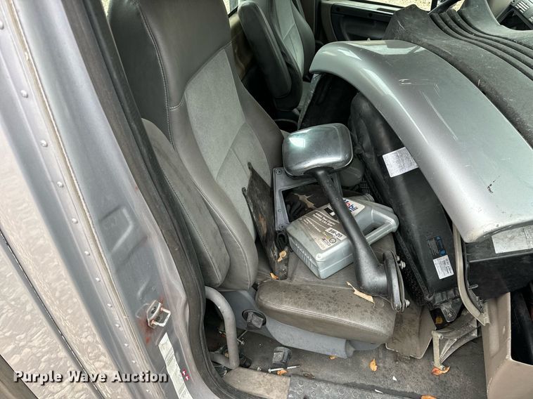 image for item EH7174 Freightliner Cascadia semi truck cab