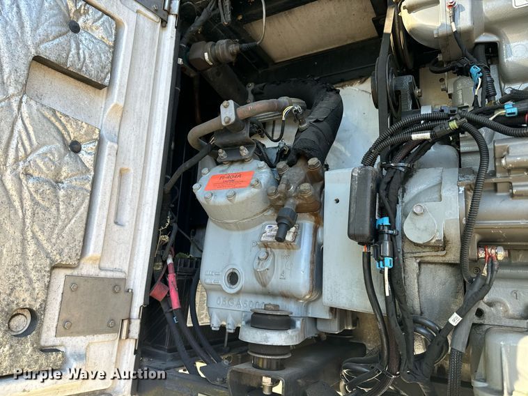 image for item EI4053 2008 Utility  refrigerated van trailer