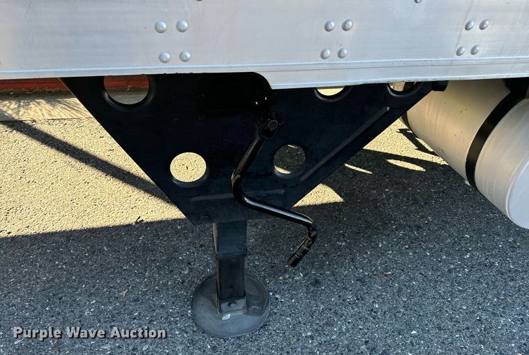 image for item EI4053 2008 Utility  refrigerated van trailer