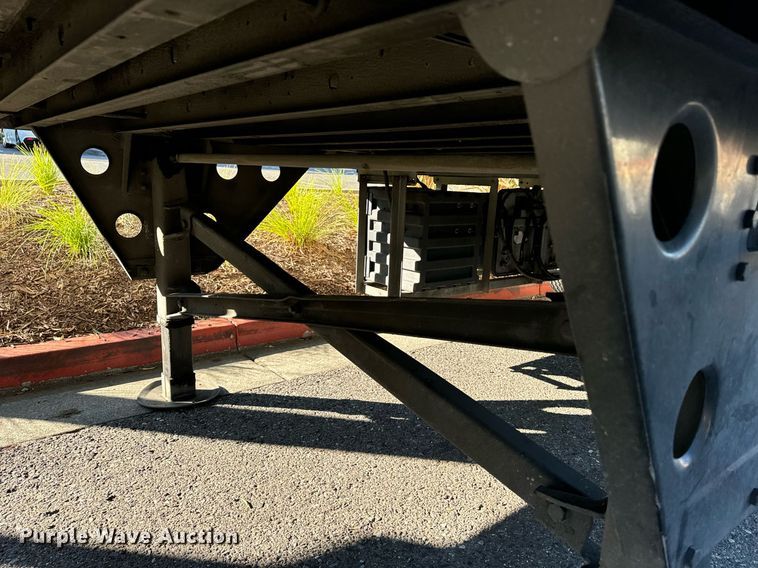 image for item EI4053 2008 Utility  refrigerated van trailer