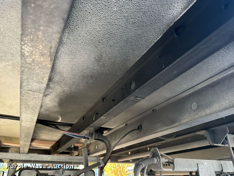 image for item EI4053 2008 Utility  refrigerated van trailer