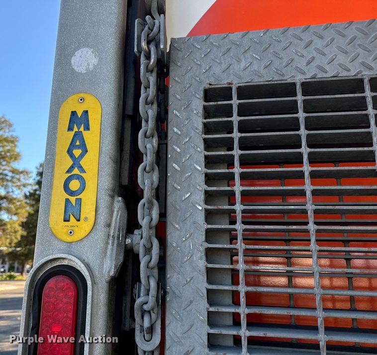 image for item EI4053 2008 Utility  refrigerated van trailer