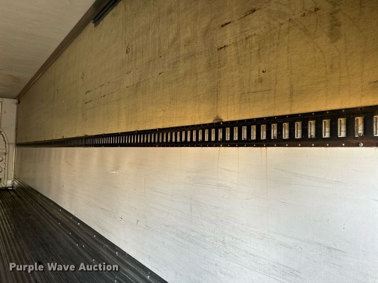 image for item EI4053 2008 Utility  refrigerated van trailer