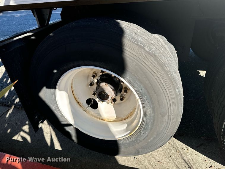 image for item EI4053 2008 Utility  refrigerated van trailer