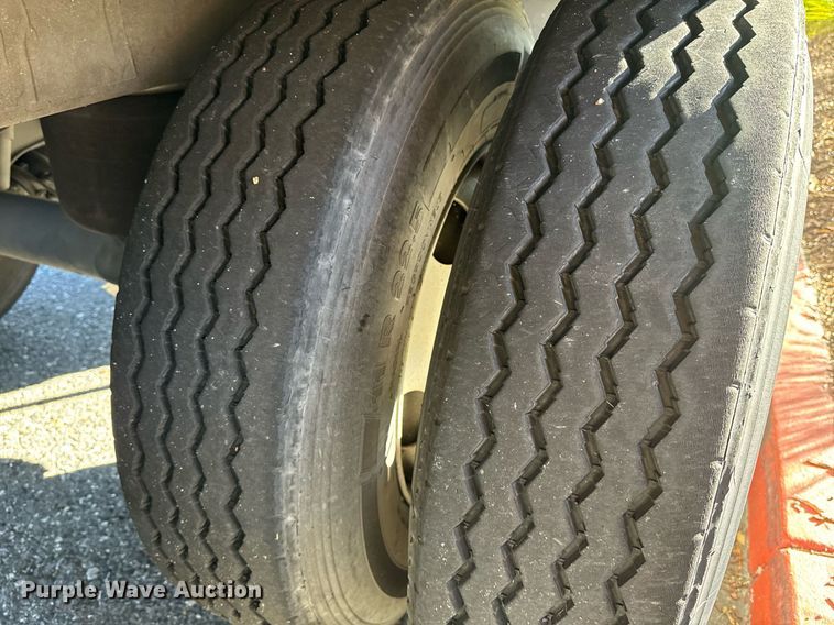 image for item EI4053 2008 Utility  refrigerated van trailer