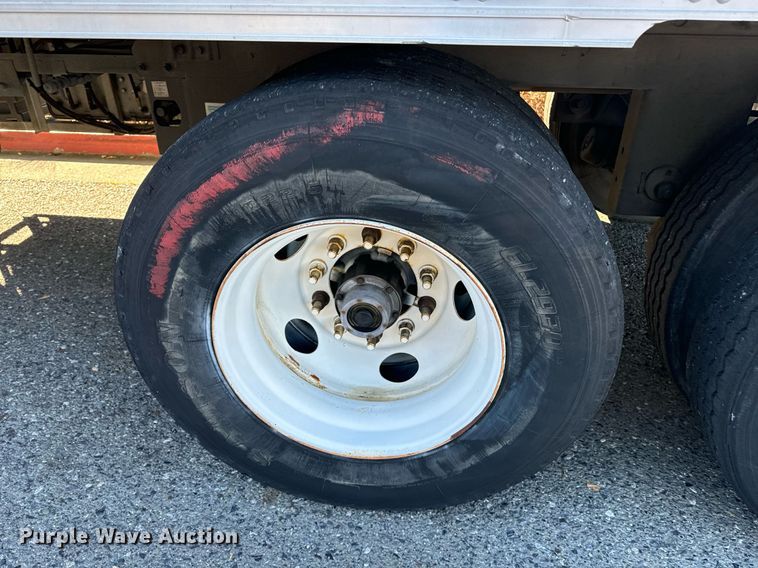 image for item EI4053 2008 Utility  refrigerated van trailer