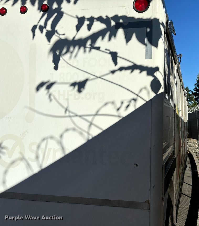 image for item EI4054 2010 Hackney Spectrum TS refrigerated van trailer