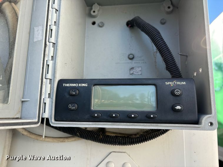 image for item EI4054 2010 Hackney Spectrum TS refrigerated van trailer