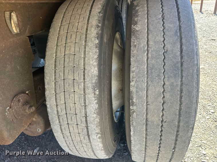 image for item EJ5019 2008 Great Dane refrigerated van trailer