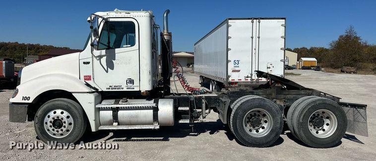 image for item EJ5021 2006 Freightliner  Columbia semi truck