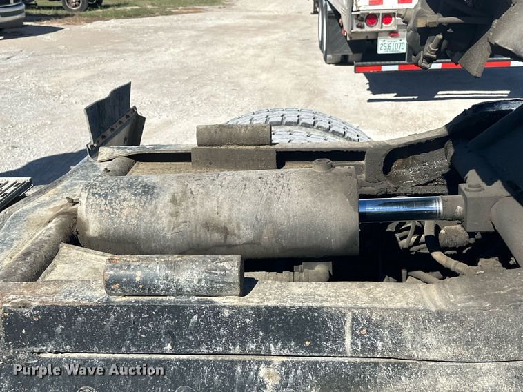 image for item EJ5021 2006 Freightliner  Columbia semi truck