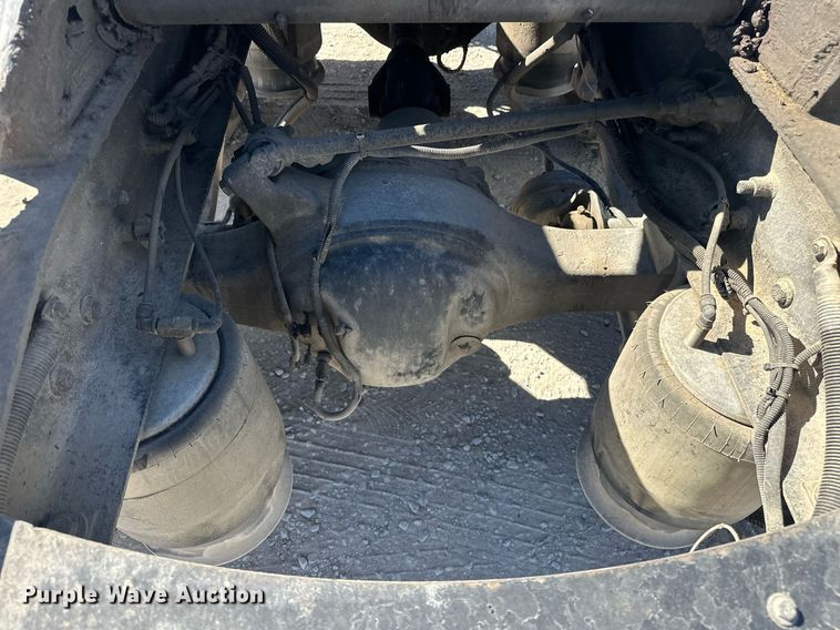 image for item EJ5021 2006 Freightliner  Columbia semi truck