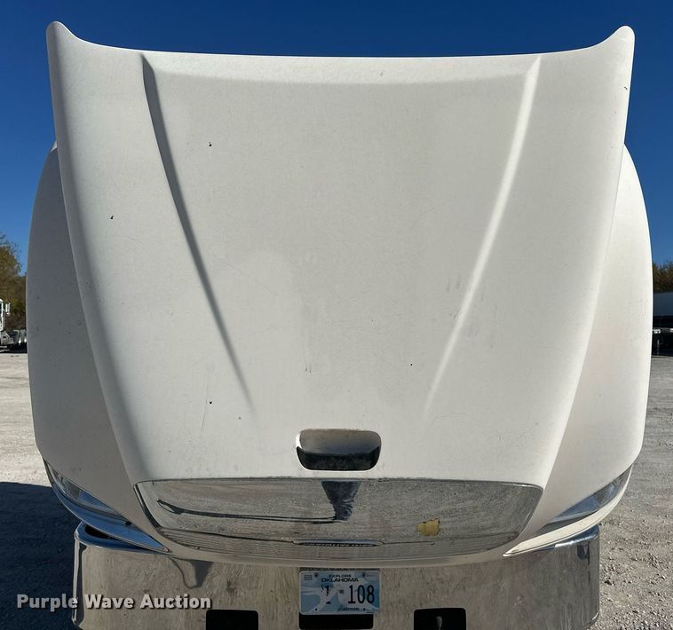 image for item EJ5021 2006 Freightliner  Columbia semi truck