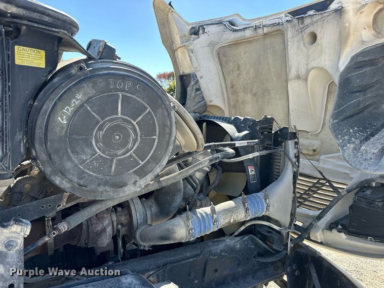 image for item EJ5021 2006 Freightliner  Columbia semi truck