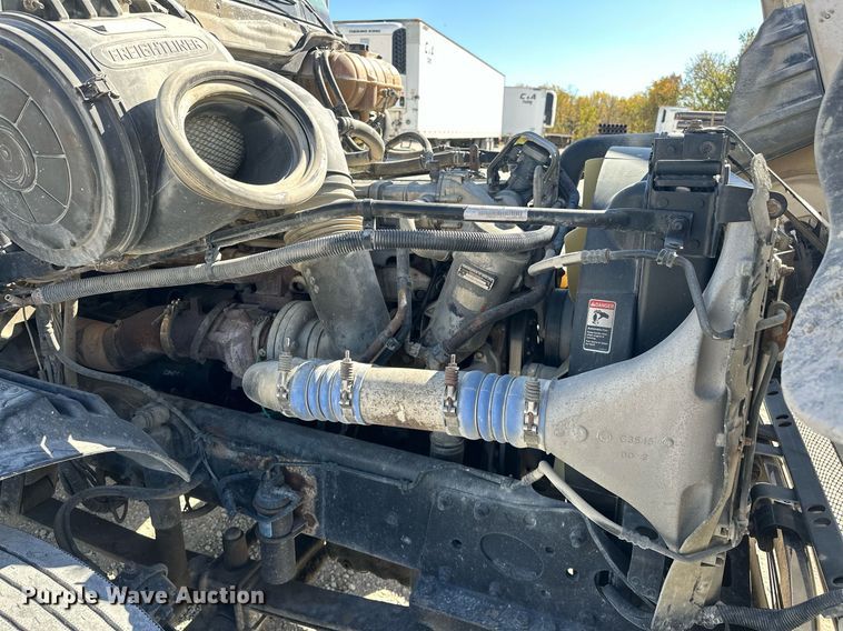 image for item EJ5021 2006 Freightliner  Columbia semi truck