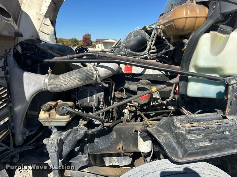 image for item EJ5021 2006 Freightliner  Columbia semi truck