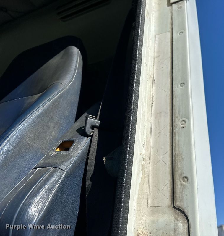 image for item EJ5021 2006 Freightliner  Columbia semi truck