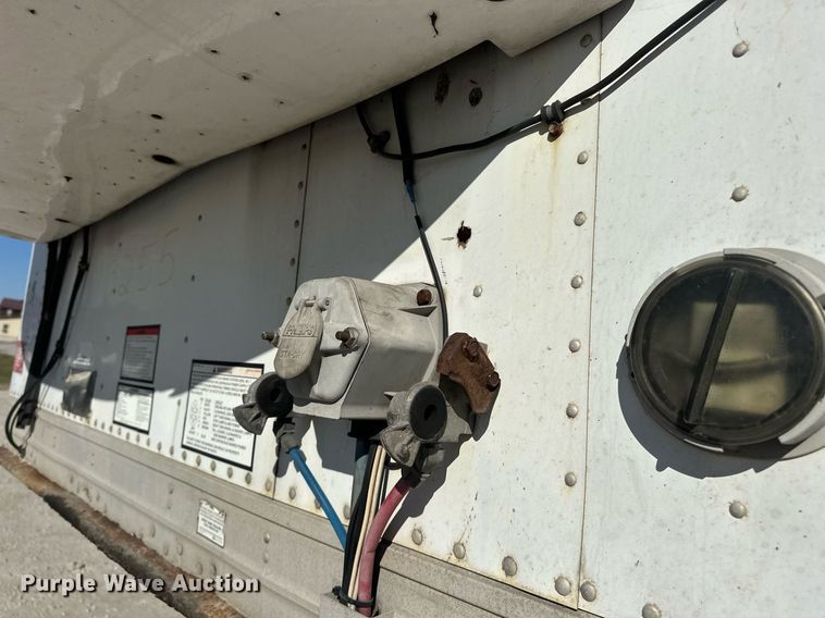 image for item EJ5024 2008 Great Dane refrigerated van trailer