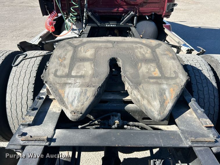 image for item EK3584 2014 Freightliner Cascadia semi truck