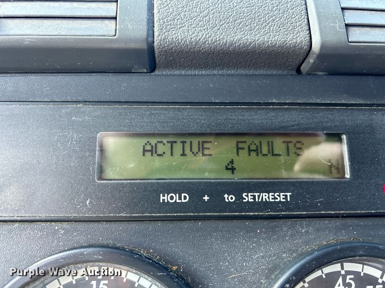 image for item EK3584 2014 Freightliner Cascadia semi truck