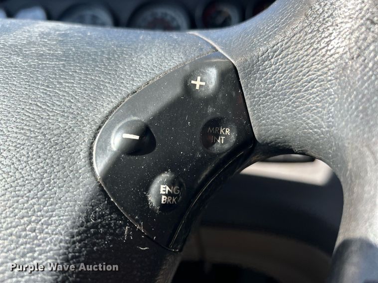 image for item EK3584 2014 Freightliner Cascadia semi truck