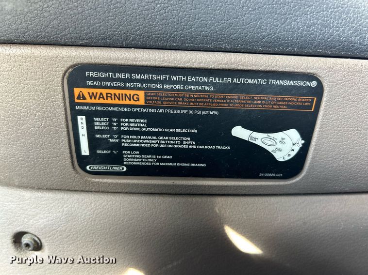 image for item EK3584 2014 Freightliner Cascadia semi truck