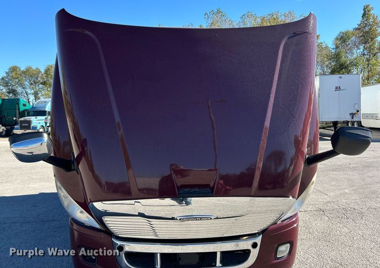 image for item EK3584 2014 Freightliner Cascadia semi truck