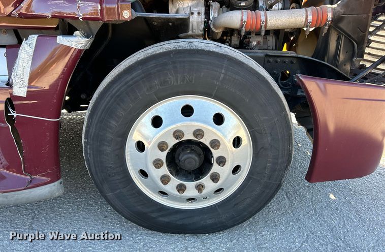 image for item EK3584 2014 Freightliner Cascadia semi truck