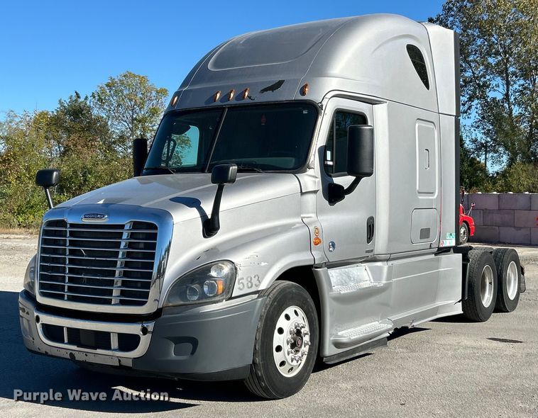 image for item EK3585 2016 Freightliner  Cascadia 125 Evolution semi truck