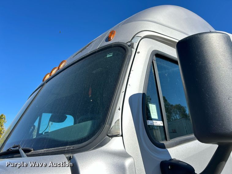 image for item EK3585 2016 Freightliner  Cascadia 125 Evolution semi truck