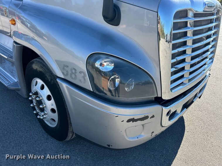 image for item EK3585 2016 Freightliner  Cascadia 125 Evolution semi truck