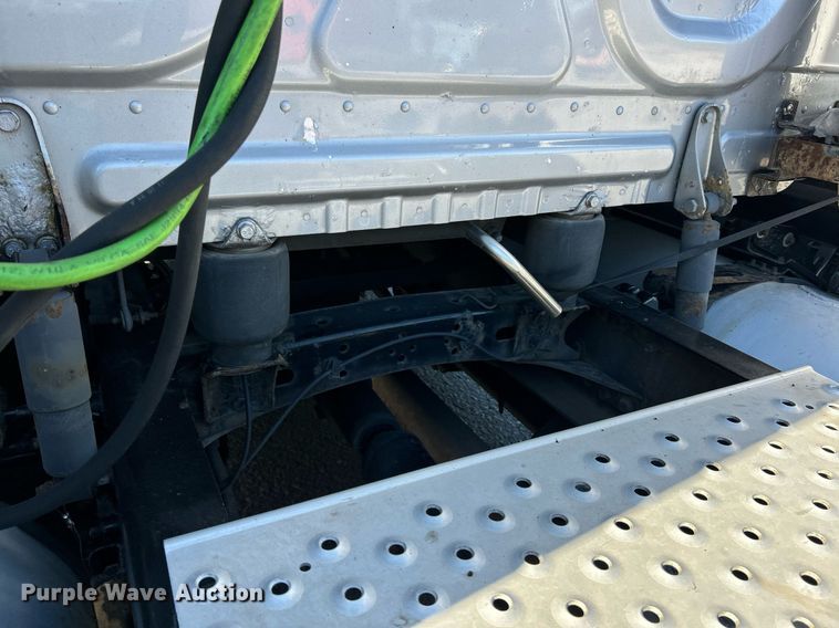 image for item EK3585 2016 Freightliner  Cascadia 125 Evolution semi truck