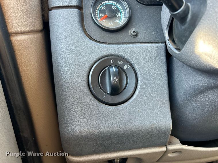 image for item EK3585 2016 Freightliner  Cascadia 125 Evolution semi truck