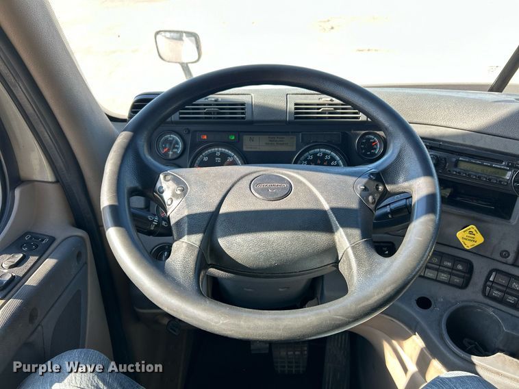 image for item EK3585 2016 Freightliner  Cascadia 125 Evolution semi truck