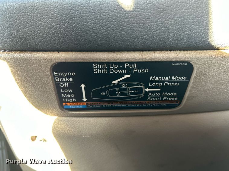 image for item EK3585 2016 Freightliner  Cascadia 125 Evolution semi truck