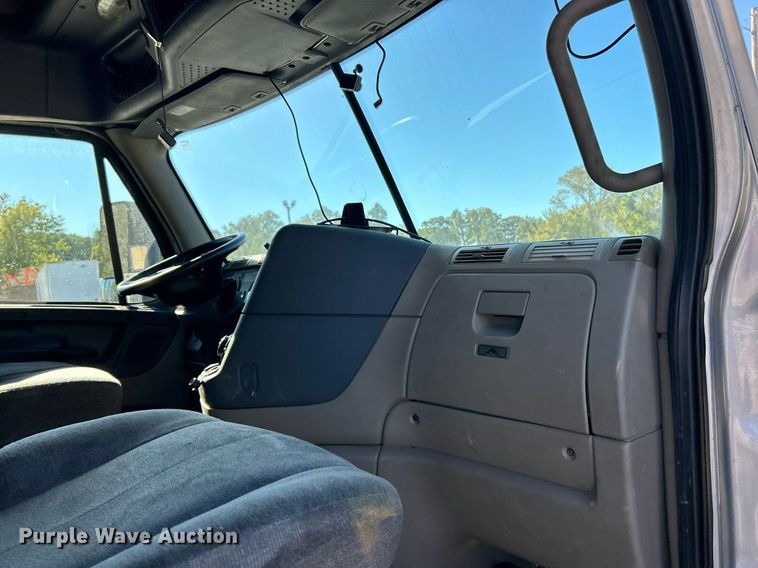 image for item EK3585 2016 Freightliner  Cascadia 125 Evolution semi truck