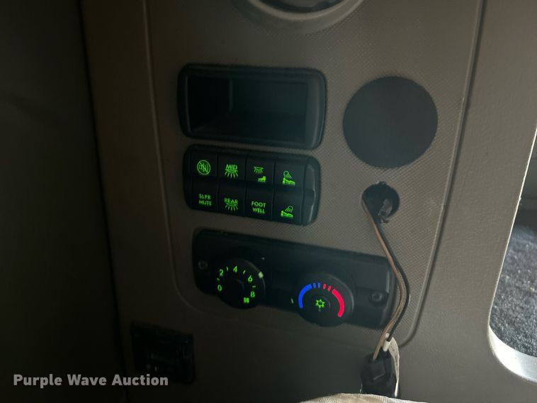 image for item EK3585 2016 Freightliner  Cascadia 125 Evolution semi truck