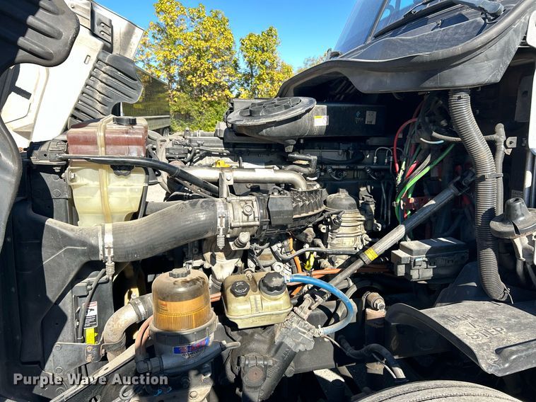 image for item EK3585 2016 Freightliner  Cascadia 125 Evolution semi truck