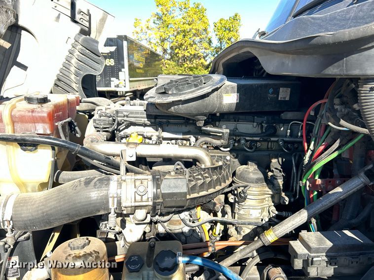 image for item EK3585 2016 Freightliner  Cascadia 125 Evolution semi truck