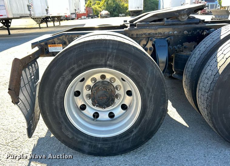 image for item EK3585 2016 Freightliner  Cascadia 125 Evolution semi truck