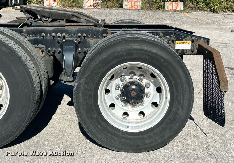 image for item EK3585 2016 Freightliner  Cascadia 125 Evolution semi truck