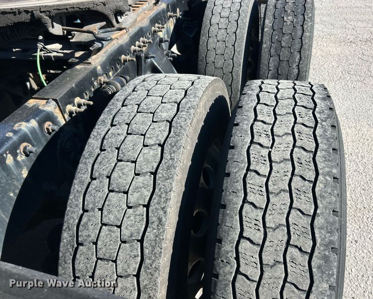 image for item EK3585 2016 Freightliner  Cascadia 125 Evolution semi truck