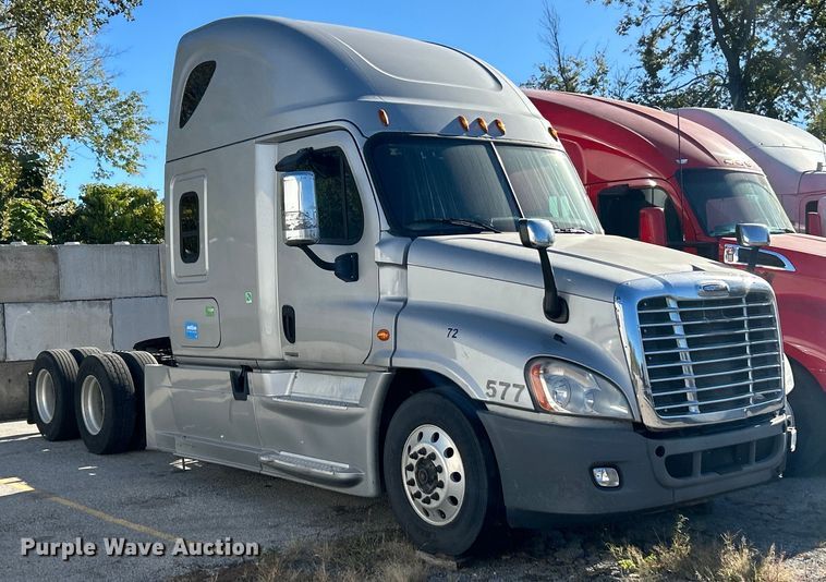 image for item EK3586 2016 Freightliner Cascadia 125 Evolution  semi truck