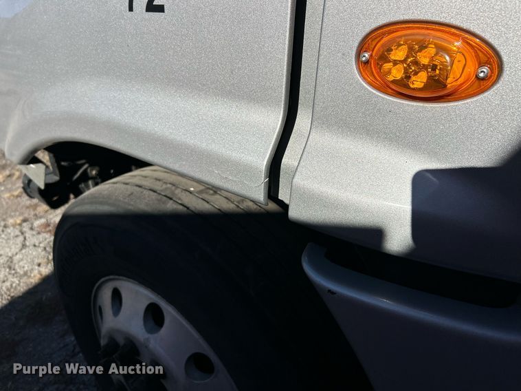 image for item EK3586 2016 Freightliner Cascadia 125 Evolution  semi truck