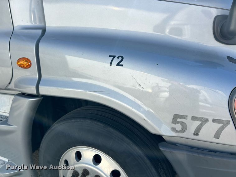 image for item EK3586 2016 Freightliner Cascadia 125 Evolution  semi truck