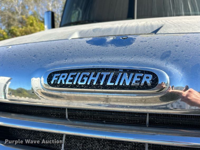 image for item EK3586 2016 Freightliner Cascadia 125 Evolution  semi truck