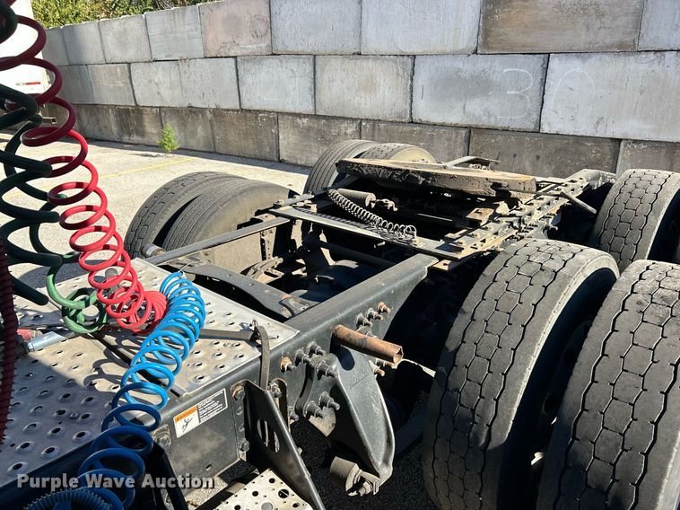 image for item EK3586 2016 Freightliner Cascadia 125 Evolution  semi truck