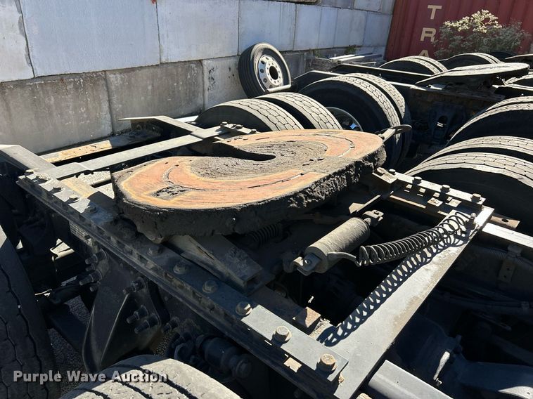 image for item EK3586 2016 Freightliner Cascadia 125 Evolution  semi truck