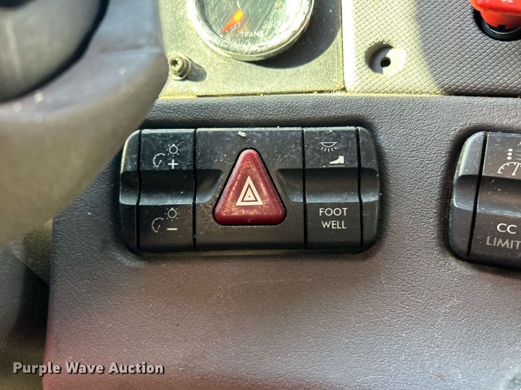 image for item EK3586 2016 Freightliner Cascadia 125 Evolution  semi truck